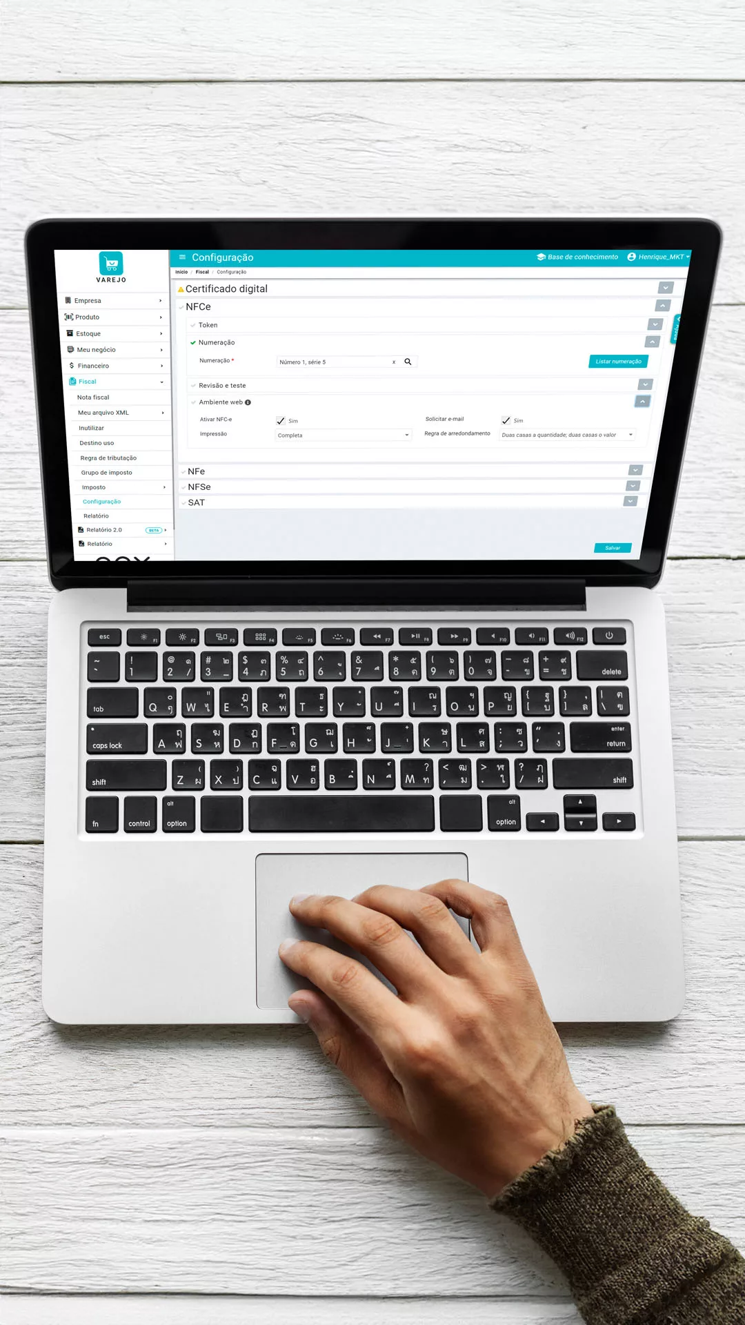 Tela de emissão de nota fiscal do NoxMob Varejo em formato vertical